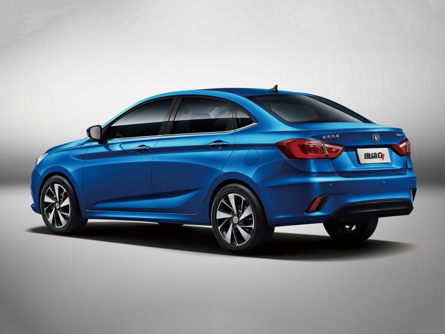  ChangAn Eado DT 2018 года  (фото 5 из 15)